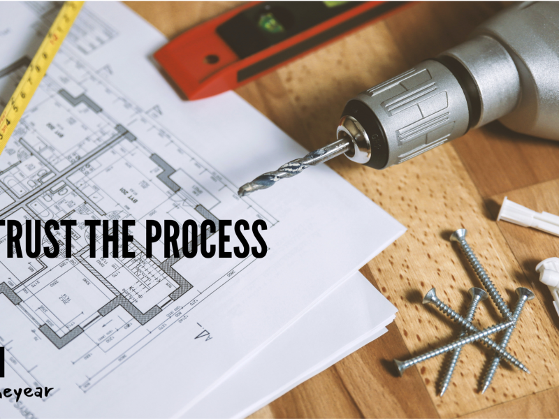 Zabudowa schodów – czyli bałagan znika z widoku
